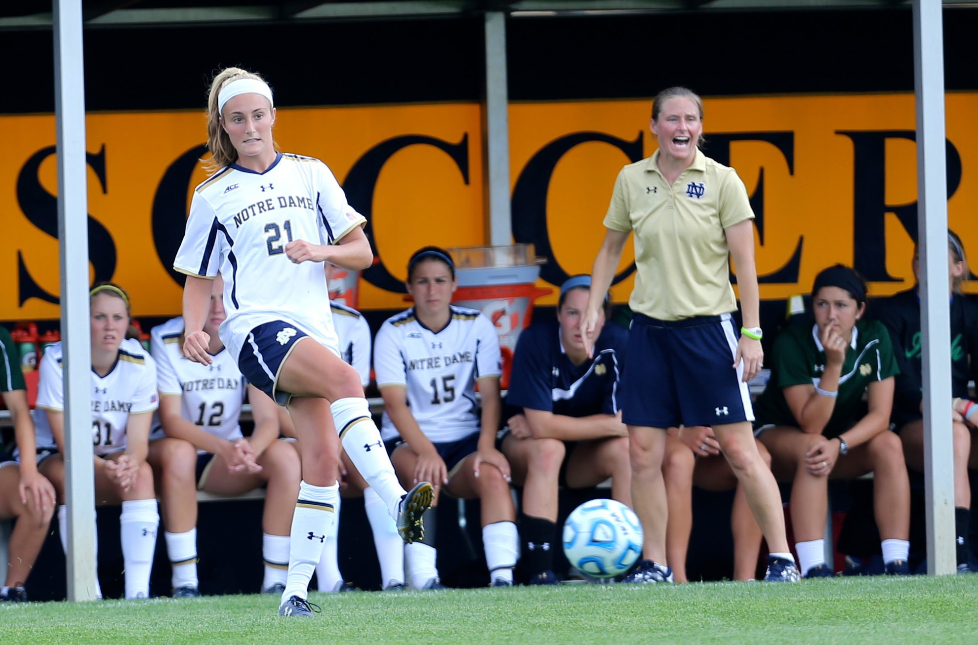 #16/11 Irish, Oakland Kick Off 2014 Alumni Stadium Slate On Sunday AQ0Q6210