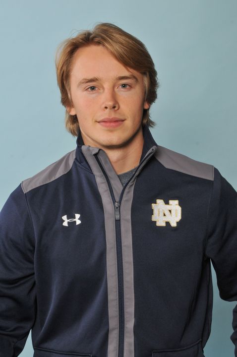 Former NCAA Champion and fifth-year senior Ariel DeSmet has emerged as the leader of the men's foil squad in 2014-15.
