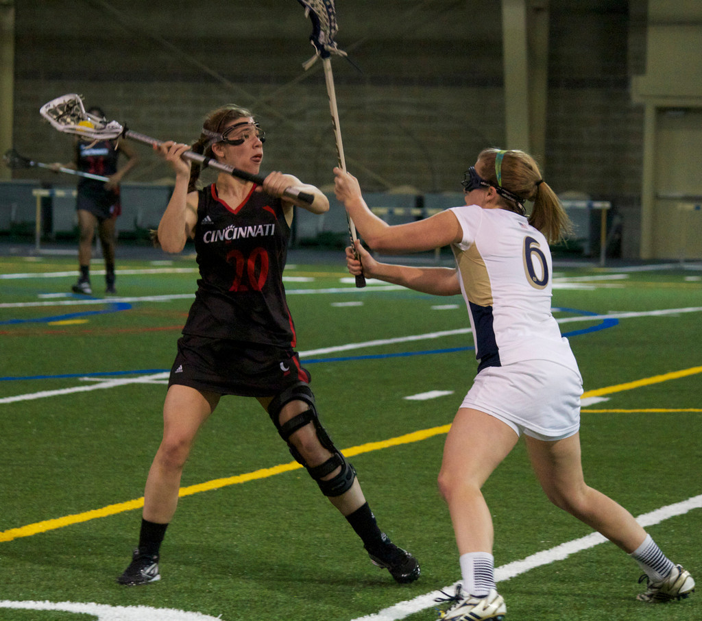 Women's Lacrosse Beats Cincinnati, 25-1