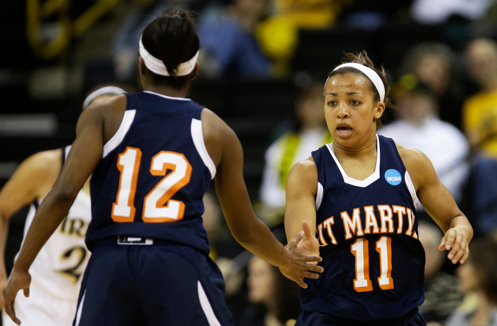 #2 Irish Roll Past UT Martin, 97-64 In NCAA Opener (AP)