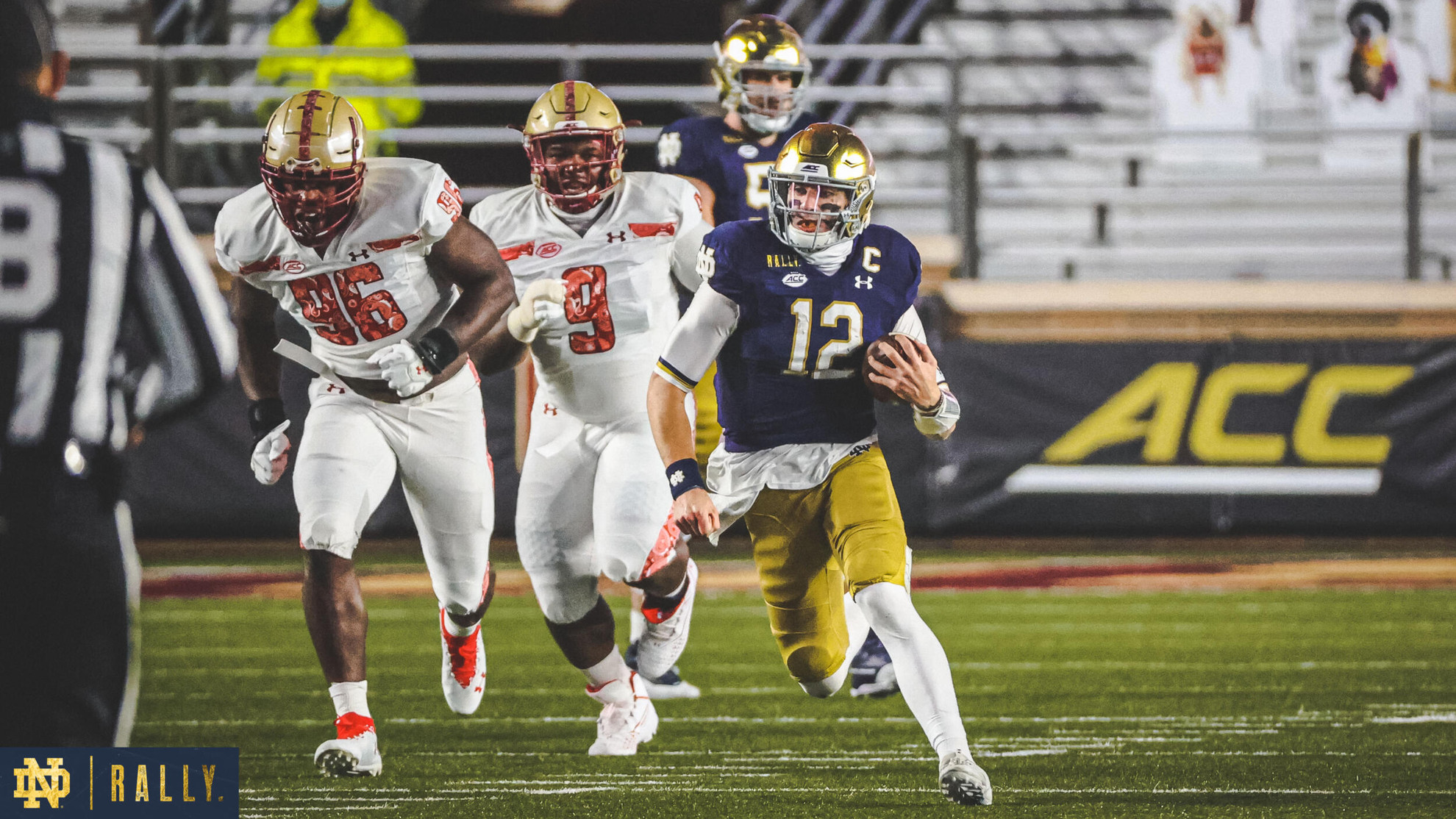 Book Leads No. 2 Irish Past Boston College, 45-31 Book Leads No. 2 Irish Past Boston College, 45-31