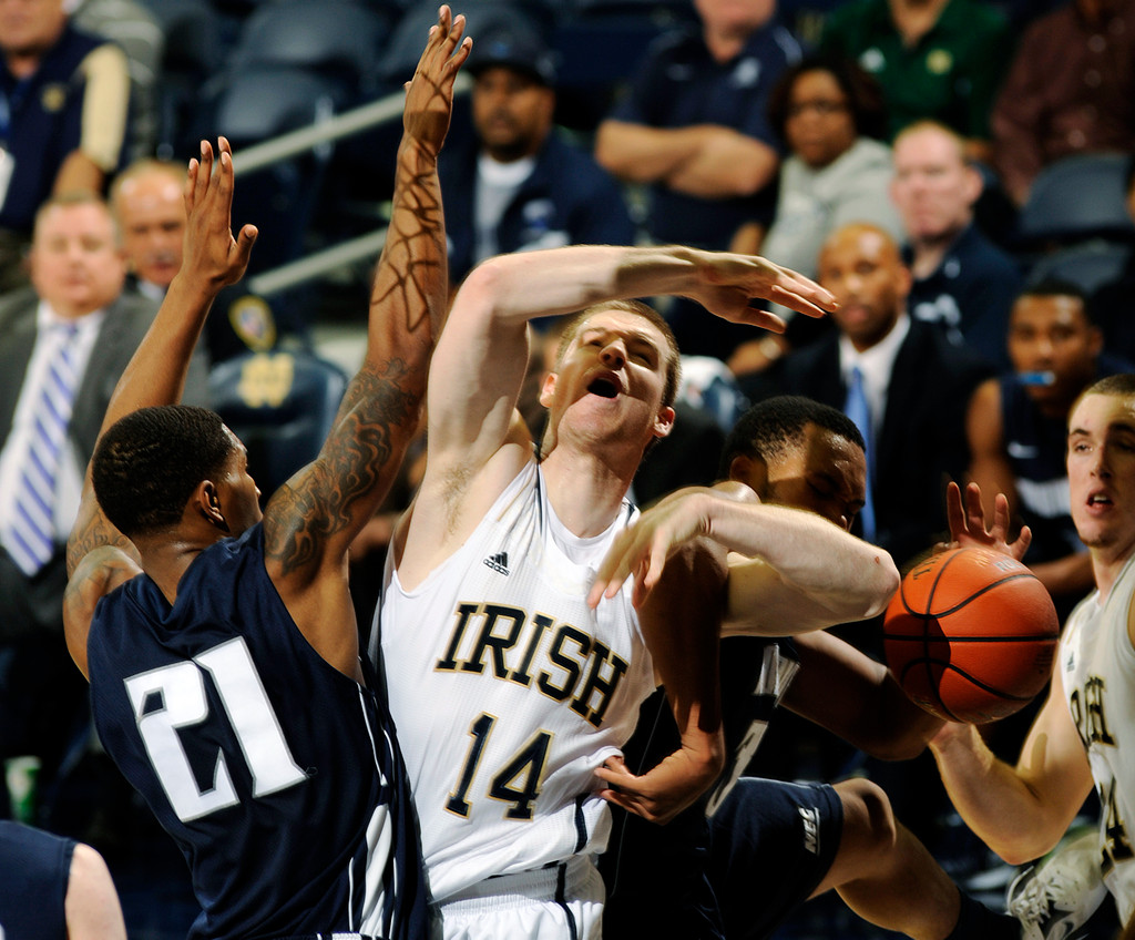 No. 20 Irish Roll Past Monmouth, 84-57 (AP)