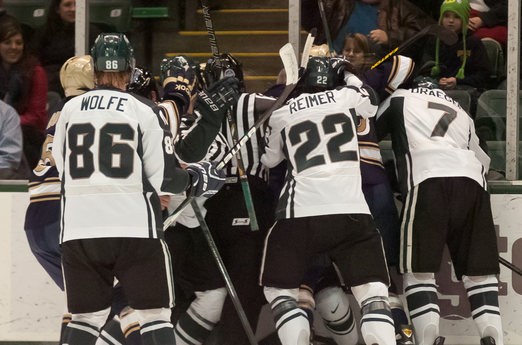 Notre Dame Men's  Ice Hockey tops Michigan State on 01-11-2013