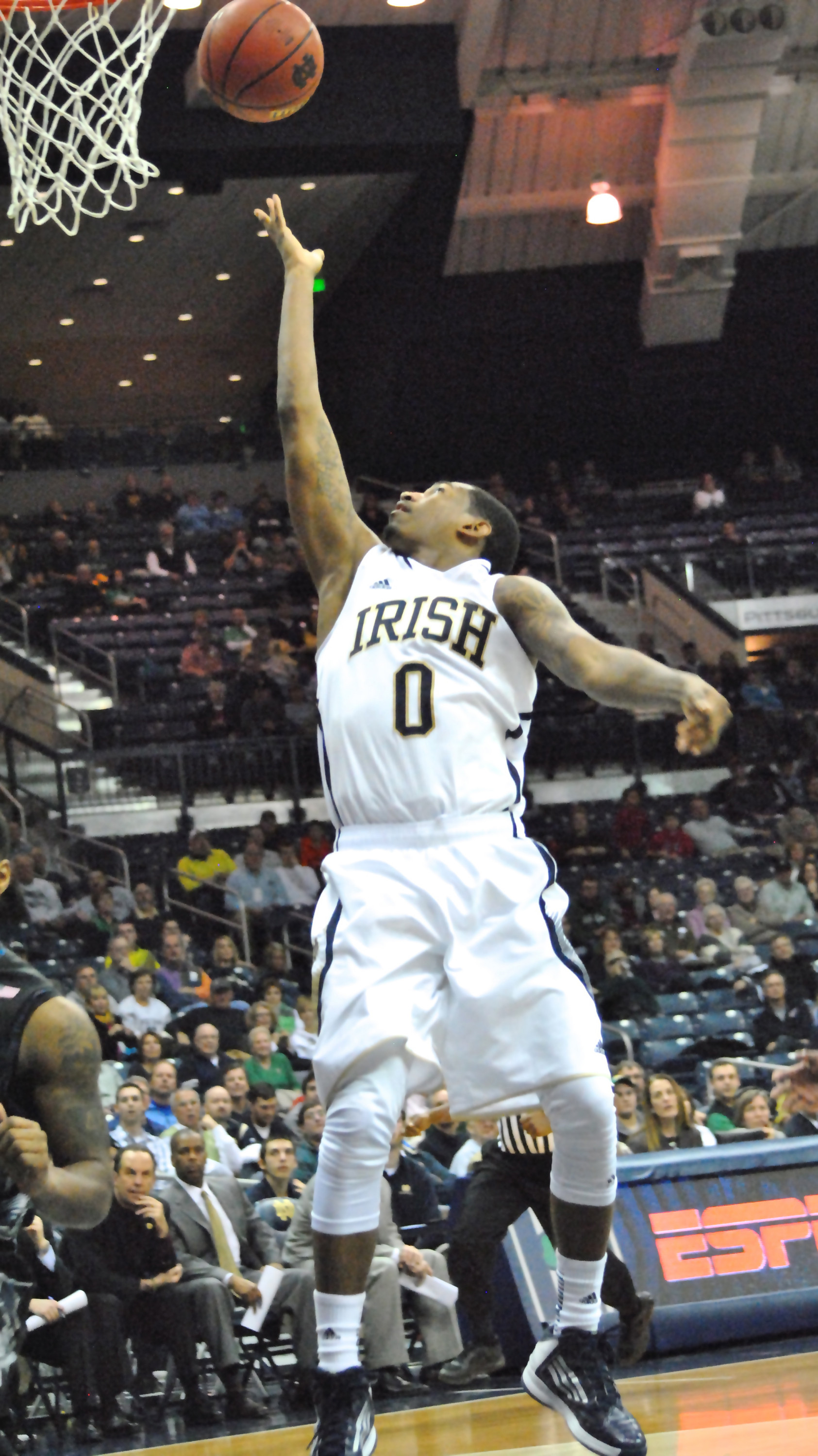 Irish Host #11/12 Louisville And ESPN College GameDay On Saturday Eric Atkins tallied 15 points and eight rounds in last season's 67-65 double-overtime victory at Louisville. Atkins played all 50 minutes in the contest.