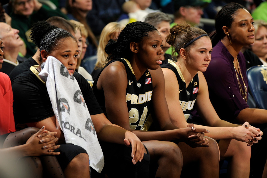 No. 5 Notre Dame Overpowers No. 11 Purdue, 74-47 (AP)