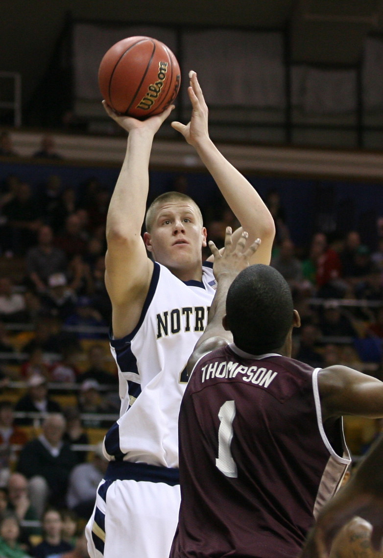 Fighting Irish Defeat St. Edward’s, 71-56, In Final Exhibition Game Sophomore forward Luke Harangody registered 15 points and eight rebounds in his first action of the season on Wednesday night.