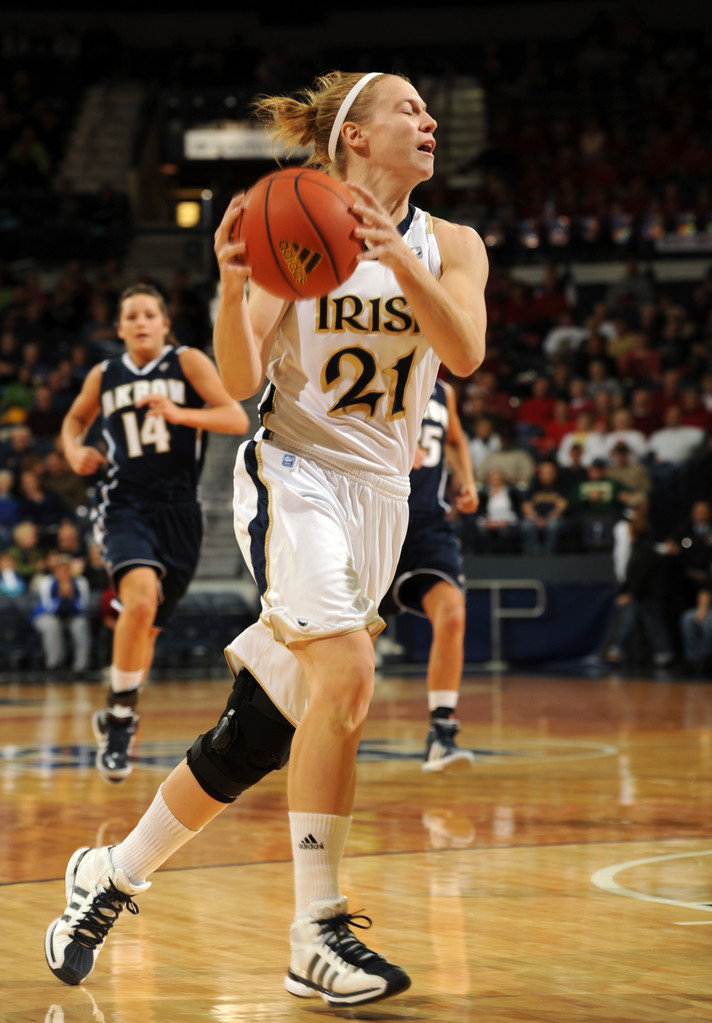 No. 2 Notre Dame Nabs 81-61 Win Over Akron (AP)