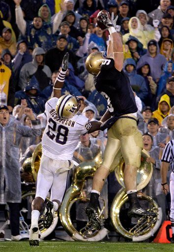 Kyle Rudolph catches the key go-ahead touchdown for Notre Dame late in the fourth quarter against Washington.