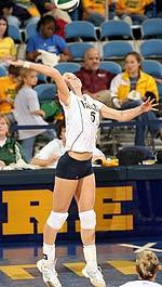 #7 Irish Eye Big Home Weekend, With Saturday Gold Game vs. #6 Louisville And Sunday ESPNU Match With Cincinnati Sophomore OH Ellen Heintzman, a native of Louisville, and the Irish will take part in the first matchup of two top-seven teams in program history.