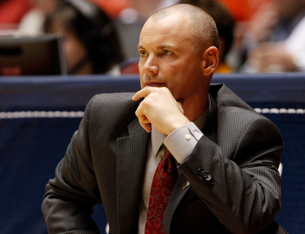 Irish Take Care of Utes 67-54, Advance to NCAA Second Round (AP)