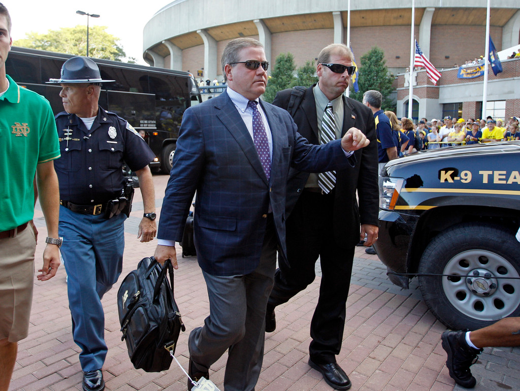 Notre Dame Loses Heartbreaker To Michigan, 35-31 (AP)