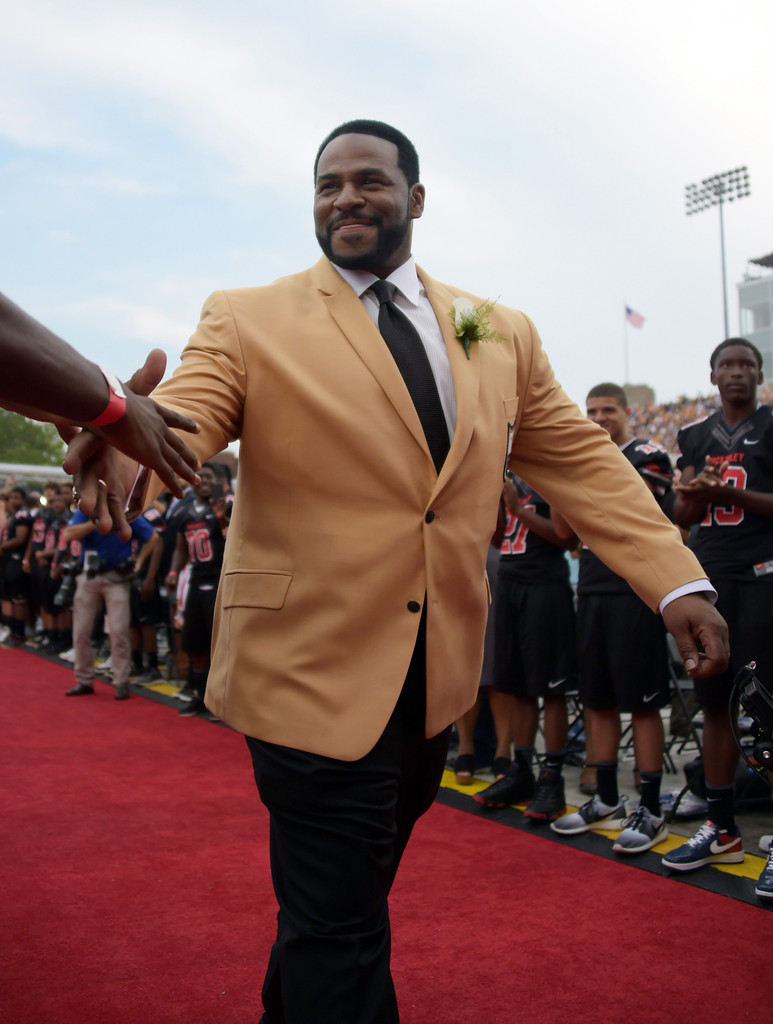 Jerome Bettis and Tim Brown inducted into Pro Football Hall of Fame