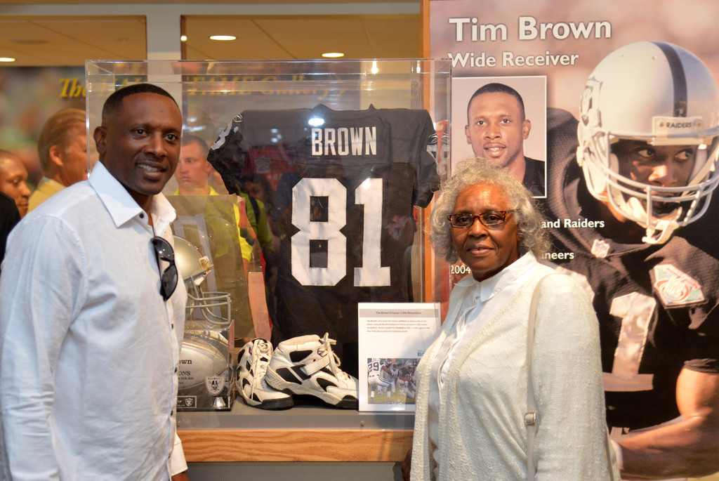 Jerome Bettis and Tim Brown inducted into Pro Football Hall of Fame