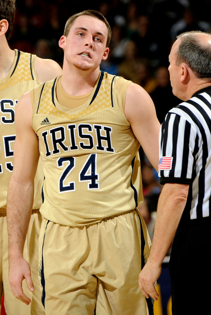 No. 25 Notre Dame beats No. 11 Louisville in 5OT (AP)