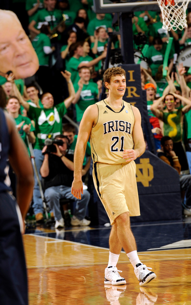 High Scoring Leads No. 8 Irish Past No. 19 Villanova, 93-72 (AP)