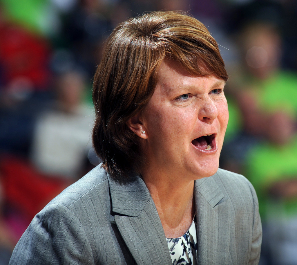 No. 5 Notre Dame Routs Mercer, 93-36 (AP)