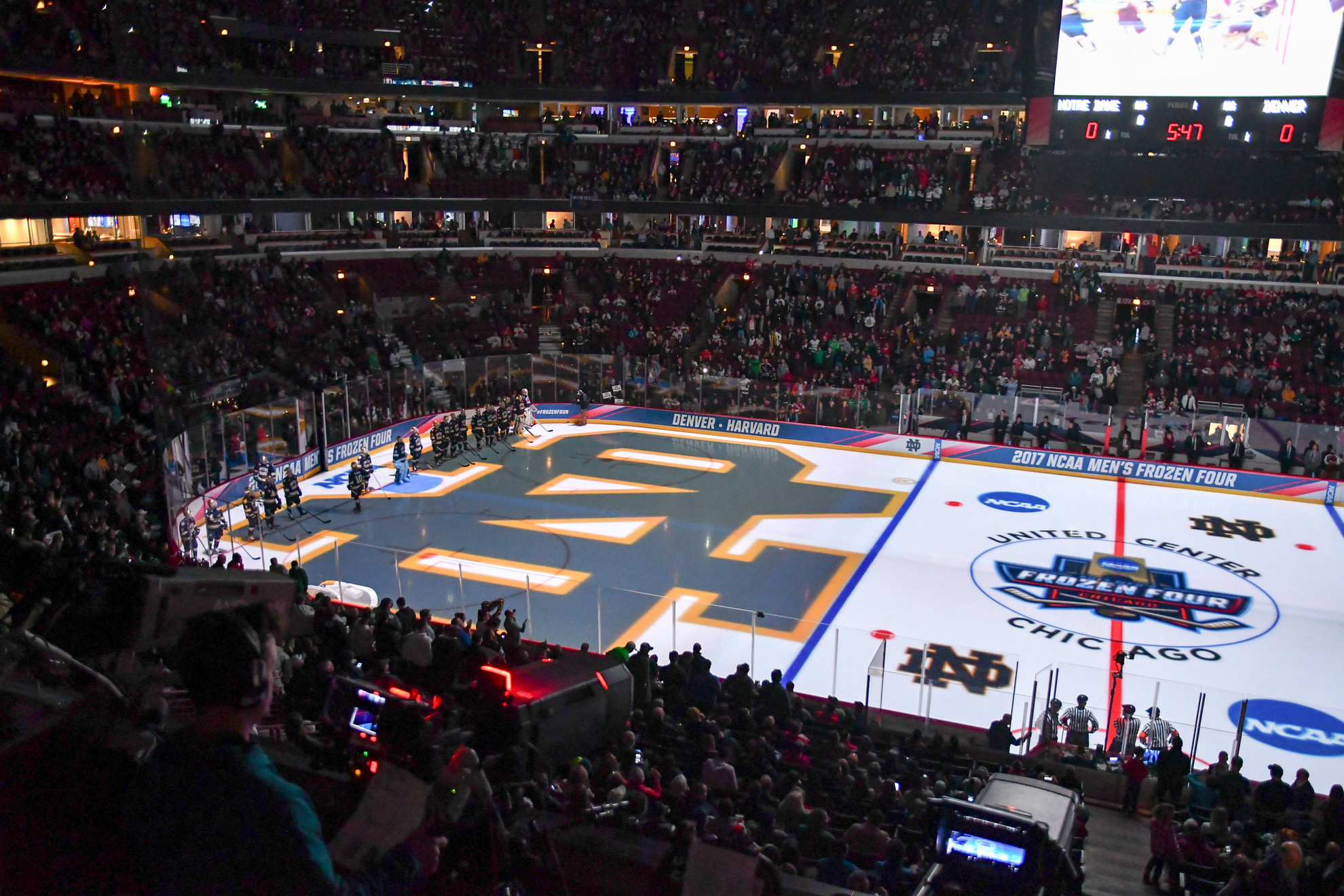 Irish And Badgers To Play At The United Center Irish And Badgers To Play At The United Center