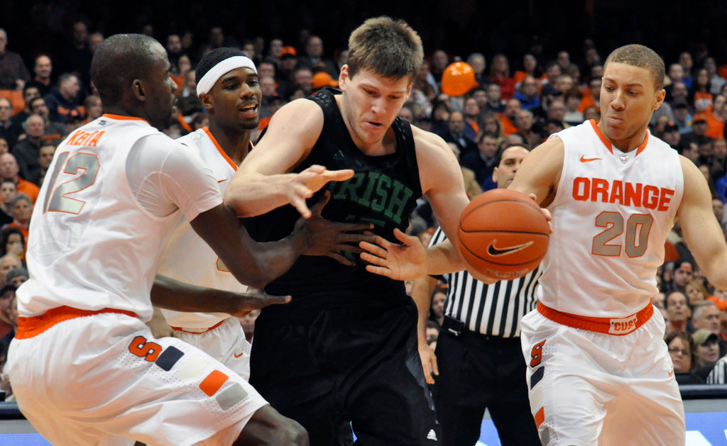 No. 25 Notre Dame Falls To No. 9 Syracuse, 63-47 (AP)