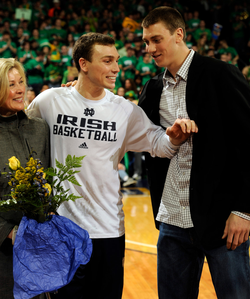 High Scoring Leads No. 8 Irish Past No. 19 Villanova, 93-72 (AP)