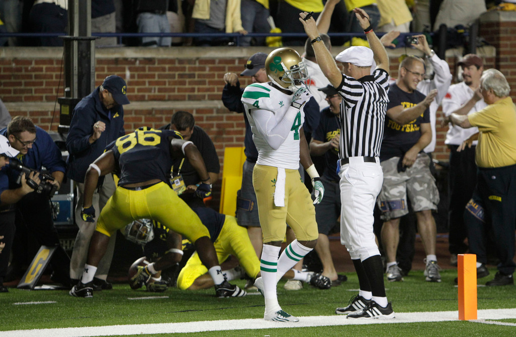 Notre Dame Loses Heartbreaker To Michigan, 35-31 (AP)