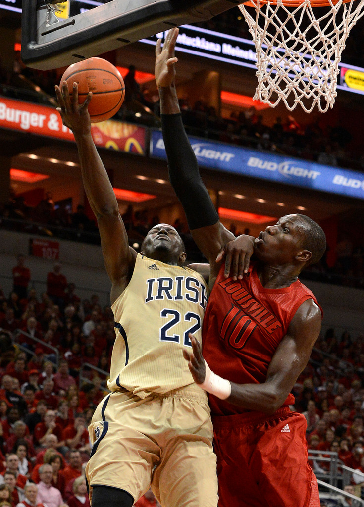 No. 24 Notre Dame Falls To No. 8 Louisville, 73-57 (AP)