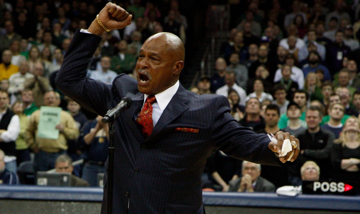 Austin Carr wraps up his speech after the Ring of Honor presentation with the traditional 'Go Irish'!