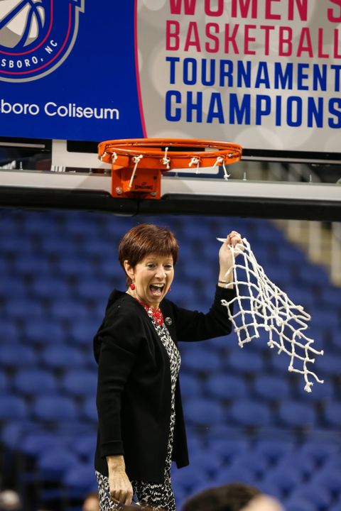 Hall of Fame head coach Muffet McGraw begins her 29th season at Notre Dame (and 34th season overall) in 2015-16, leading the Fighting Irish into a challenging schedule that includes 13 opponents that played in last year's NCAA Championship (six that advanced to the Sweet 16 or better).