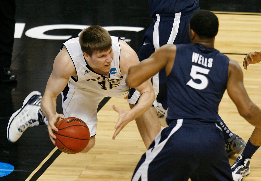 Notre Dame Falls To Xavier In Second Round, 67-63 (AP)
