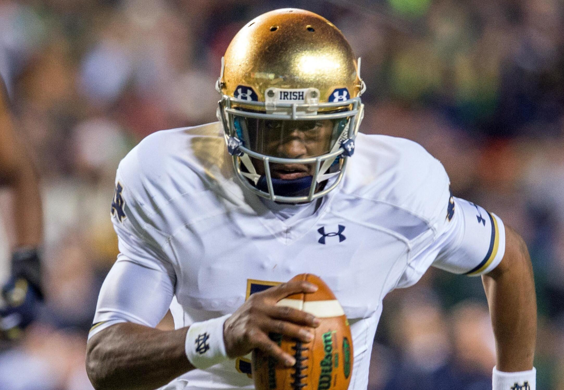 No. 6 Irish Defeat Navy, 49-39 Everett Golson runs for a touchdown in the second quarter against the Navy.