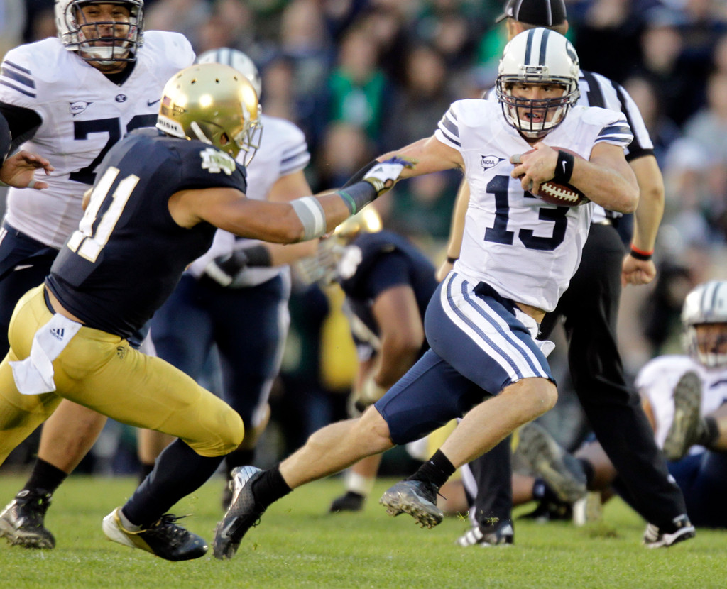 No. 5 Notre Dame Remains Unbeaten, Topping BYU 17-14 (AP)