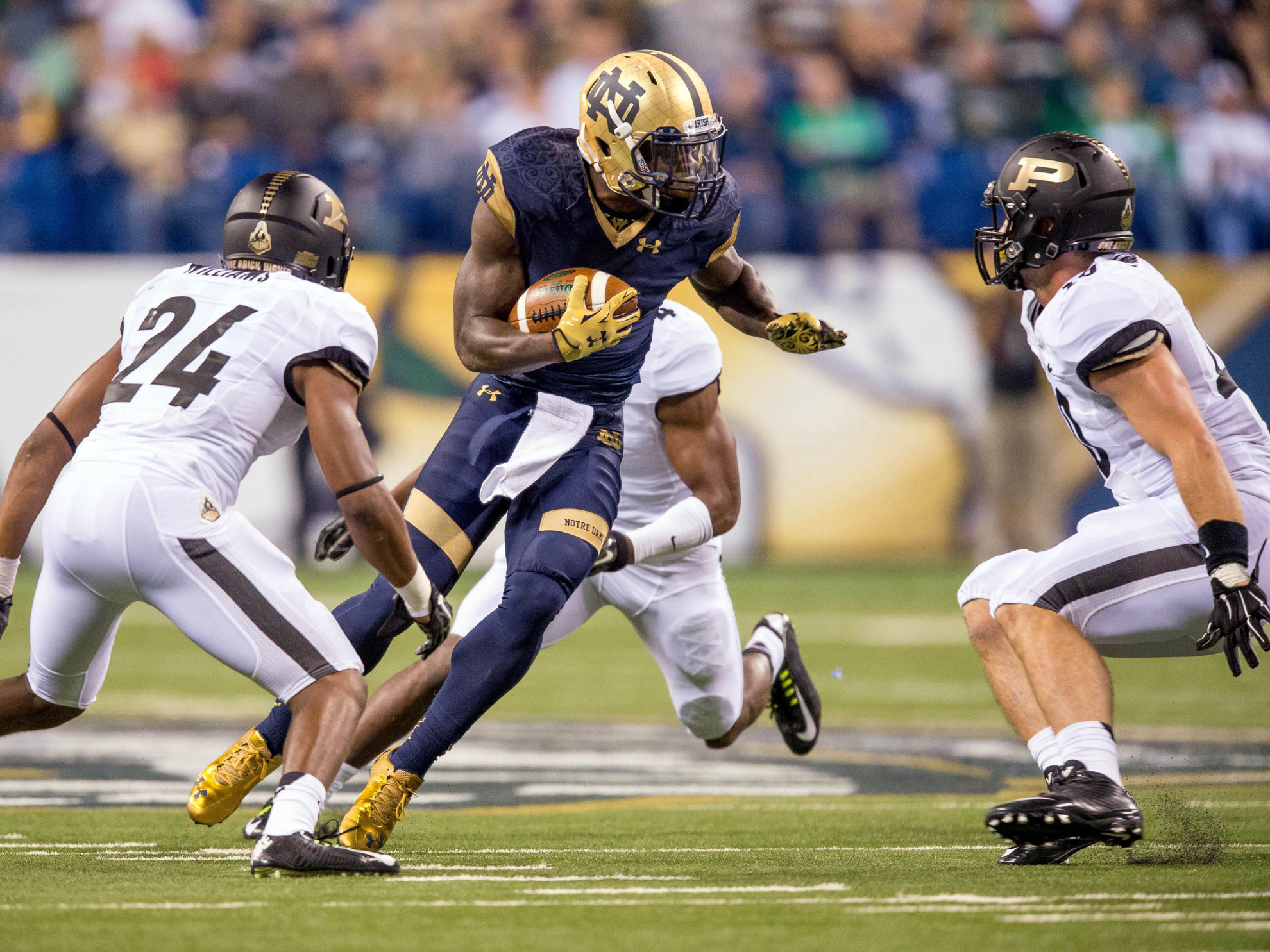 Notre Dame Vs. Syracuse Game Notes Notre Dame is ranked No. 8 in both the Associated Press and Amway Coaches' polls.
