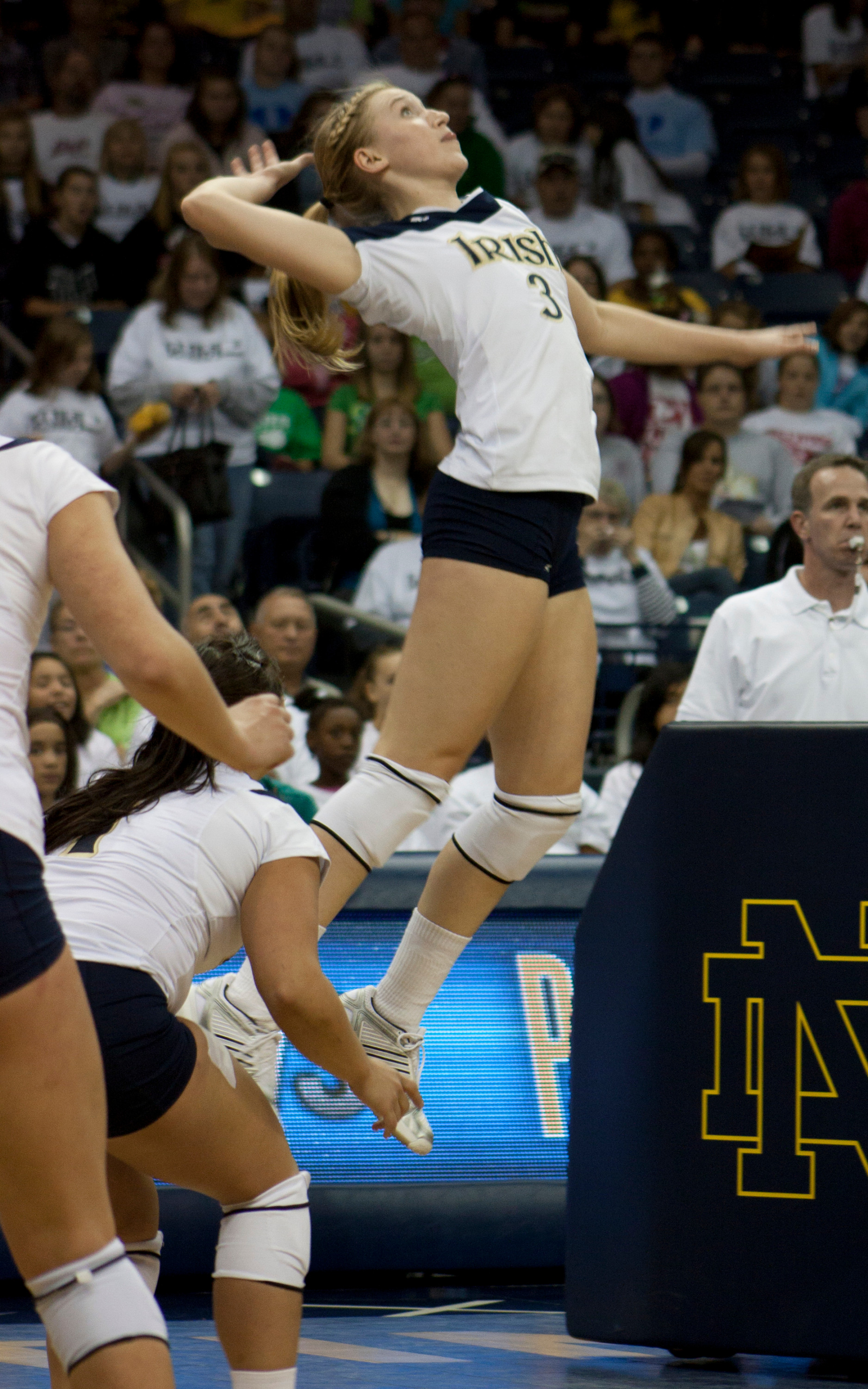 Notre Dame Sweeps BIG EAST Opening Weekend Seven digs and nine kills came from Freshman Andrea McHugh Sunday afternoon.