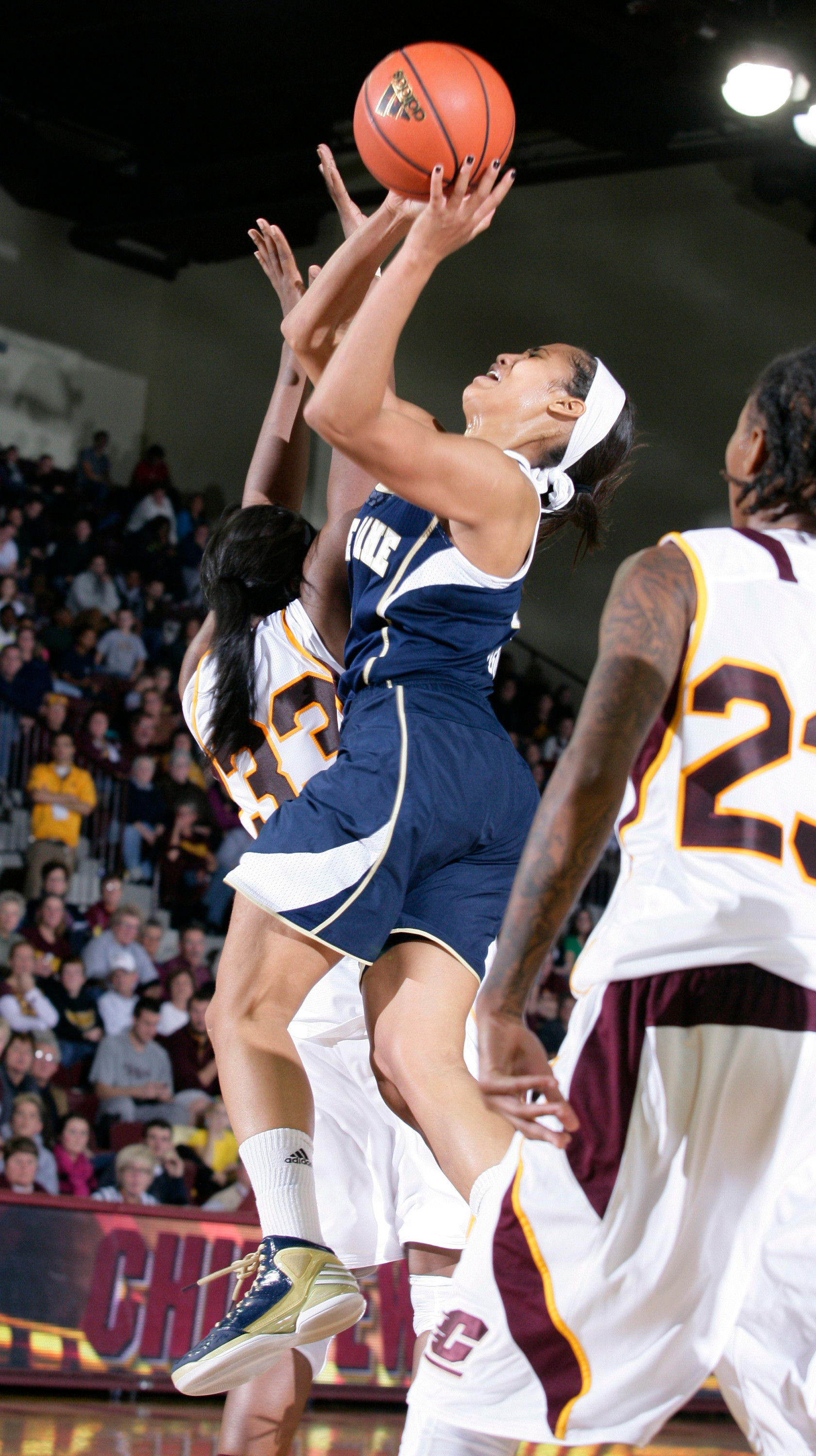 Diggins Leads No. 5 Notre Dame To 72-63 Win At Central Michigan Notre Dame Cent Michigan Basketball