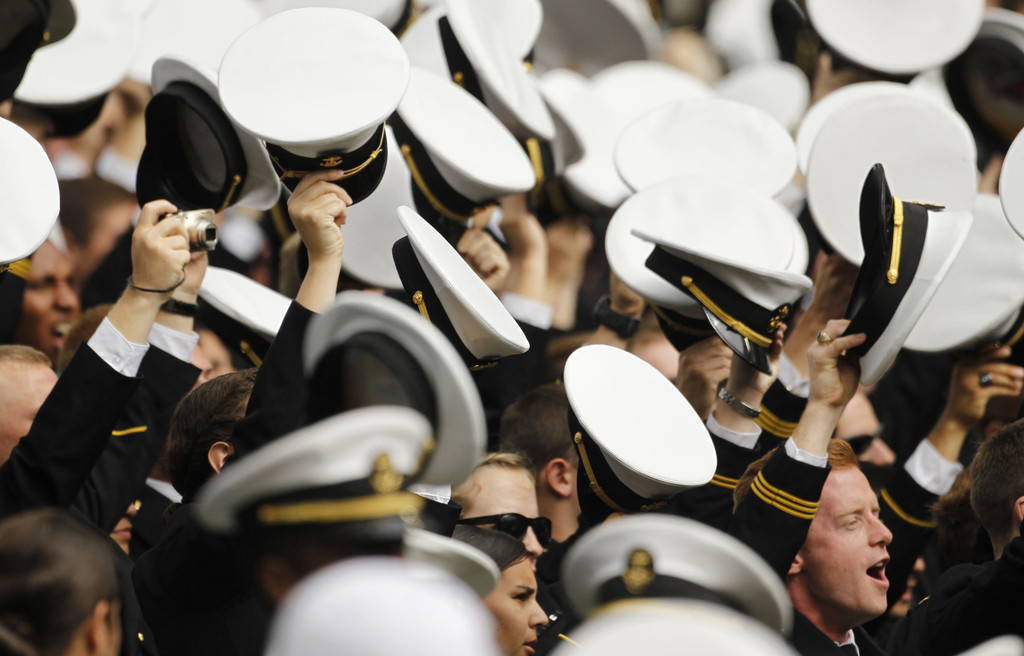 Notre Dame Pounds Navy 50-10 in Dublin (AP)