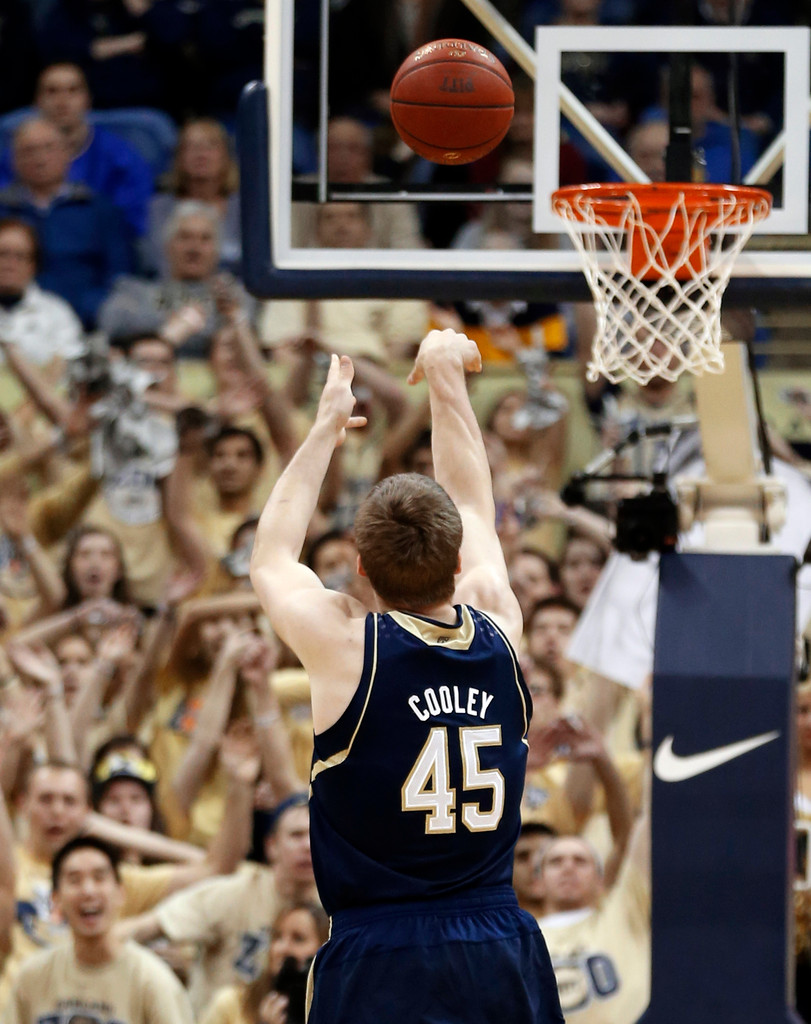 Notre Dame Overcomes Slow Start, Upends No. 20 Pitt, 51-42 (AP)