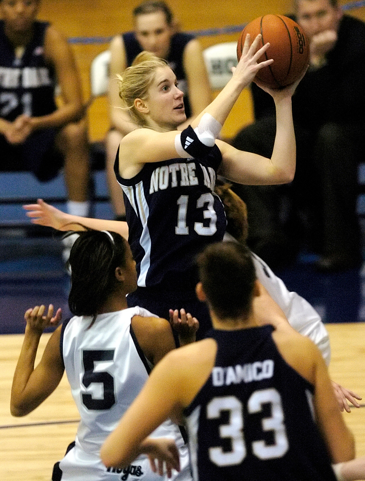 Irish Outlast Hoyas, 54-52 Senior All-America guard Megan Duffy has accepted an invitation to play in the 2006 WBCA All-Star Challenge April 1 at Matthews Arena in Boston. She will be the third Irish departing senior to play in the game and second in as many years.