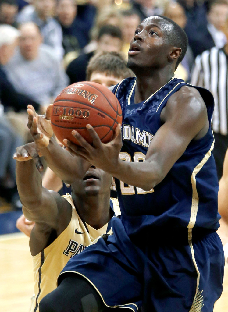 Notre Dame Overcomes Slow Start, Upends No. 20 Pitt, 51-42 (AP)