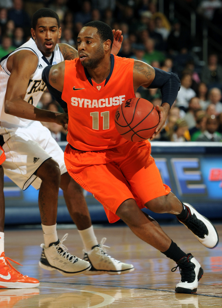 Irish Upset No. 1 Syracuse, 67-58 (AP)