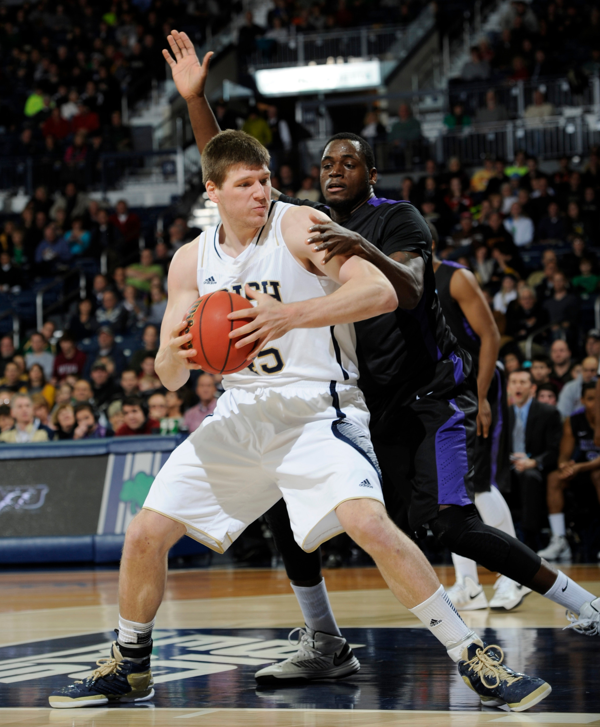 Jack Cooley Named To John R. Wooden Award Midseason Top 25 Niagara Notre Dame Basketball