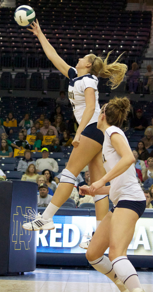 Volleyball Sweeps Georgetown