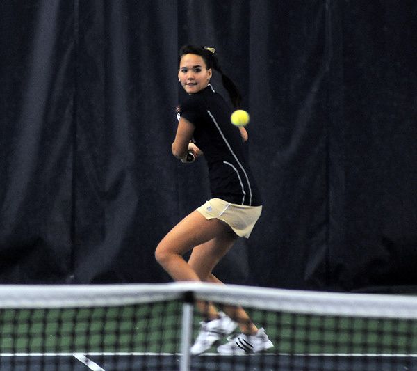 Kristy Frilling improved to 8-0 with a win over No. 12 Maria Mosolova Sunday.