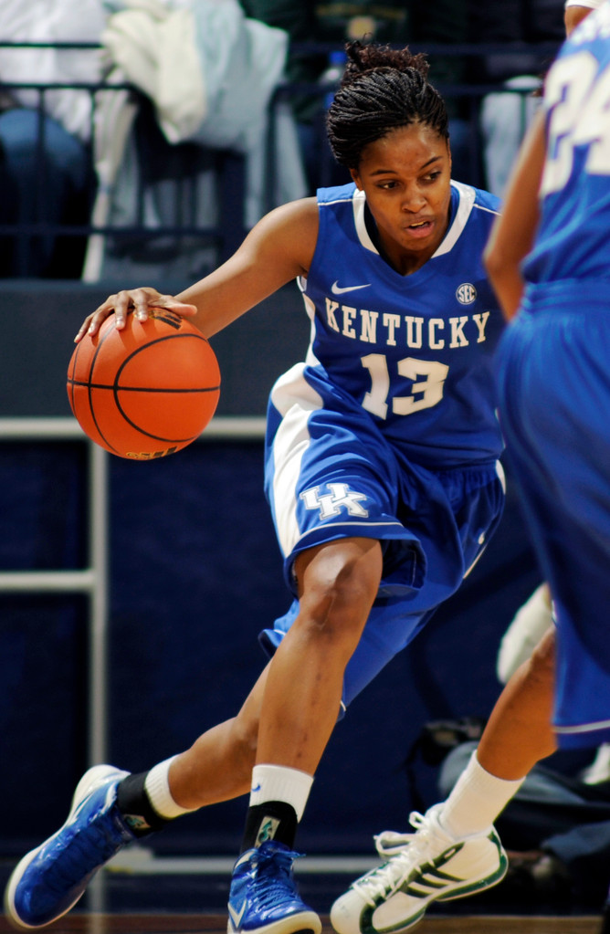 No. 3 Irish Race Past No. 8/7 Kentucky, 92-83 (AP)