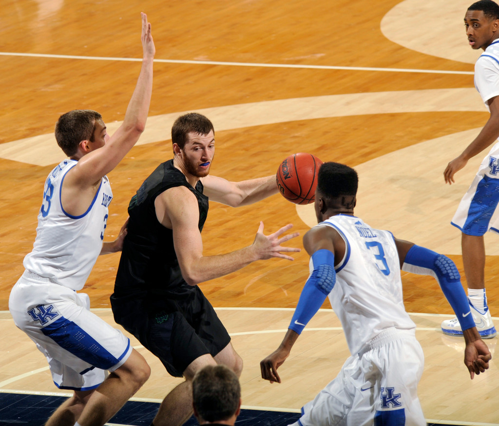 Notre Dame Knocks Off No. 8 Kentucky 64-50 (AP)