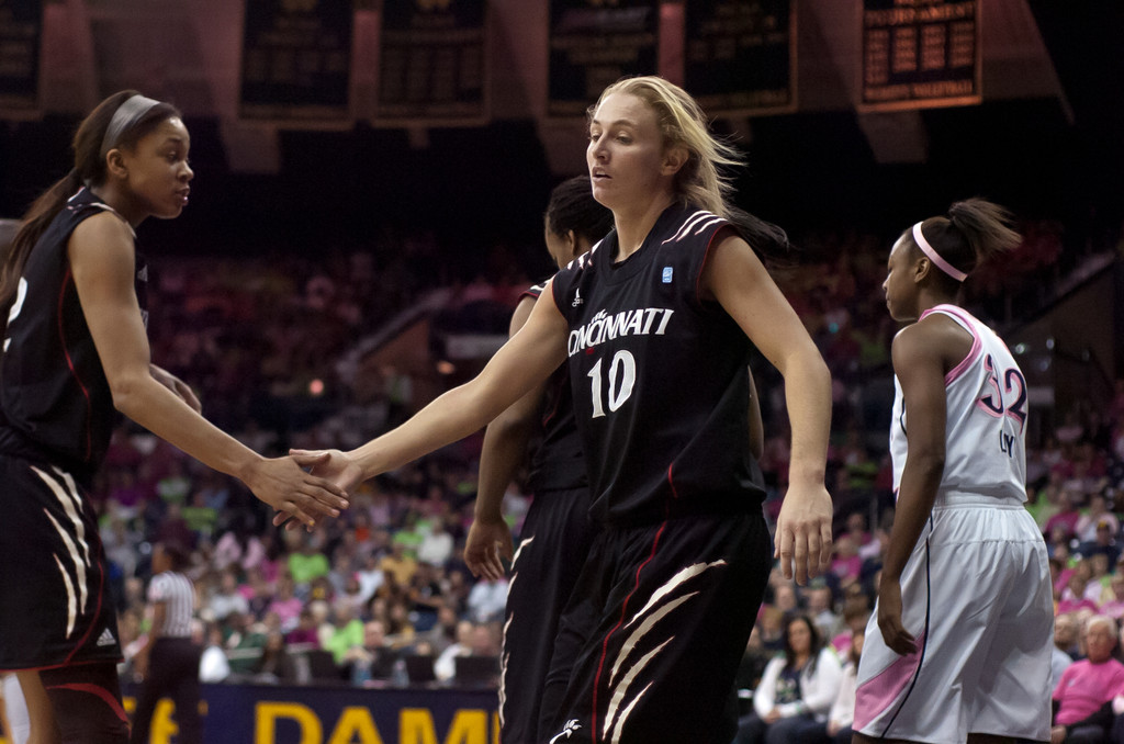 Notre Dame Women's Basketball tops Cincinnati on 02-02-2013