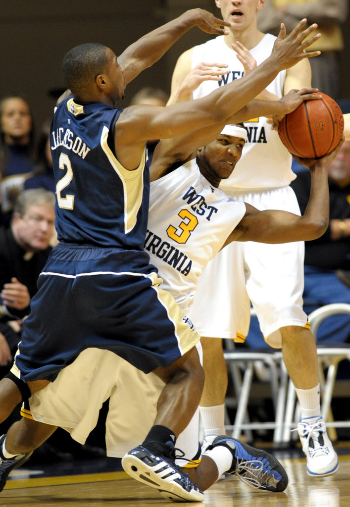 Irish Fall To Mountaineers (AP Photos)