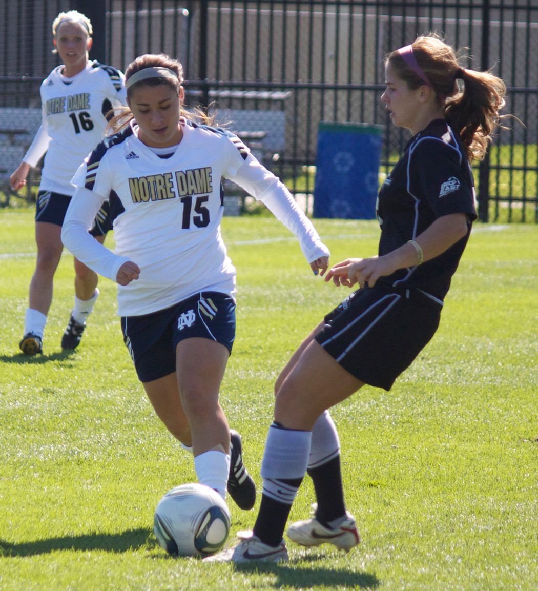 Irish To Face Baylor Sunday In Second Exhibition Match Sophomore midfelder/forward Karin Simonian and her Notre Dame teammates will play their second exhibition match of the 2012 season at 1 p.m. (ET) Sunday, welcoming Baylor to the Notre Dame Practice Field (free admission).