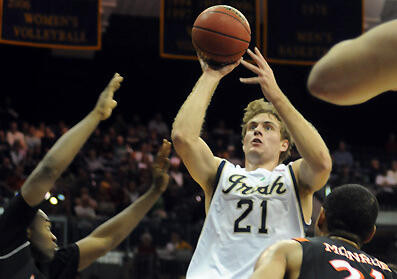 Notre Dame Defeats UCF, 90-72 Abromaitis