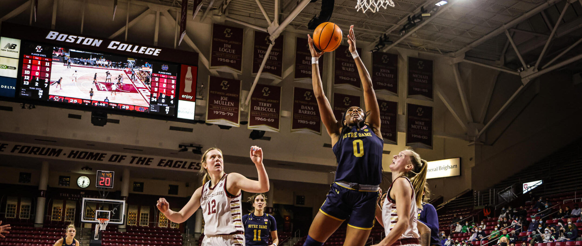 #19/17 Irish Succumb to Eagles Late Rally, 73-71 #19/17 Irish Succumb to Eagles Late Rally, 73-71
