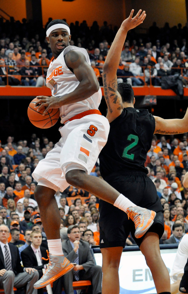 No. 25 Notre Dame Falls To No. 9 Syracuse, 63-47 (AP)