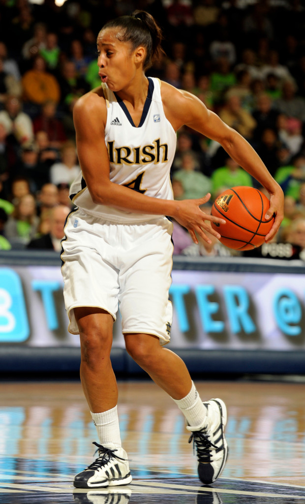 No. 3 Notre Dame Destroys Marquette, 95-42 (AP)